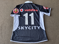2011 home jersey 8.webp