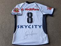 2011 away jersey 8.webp